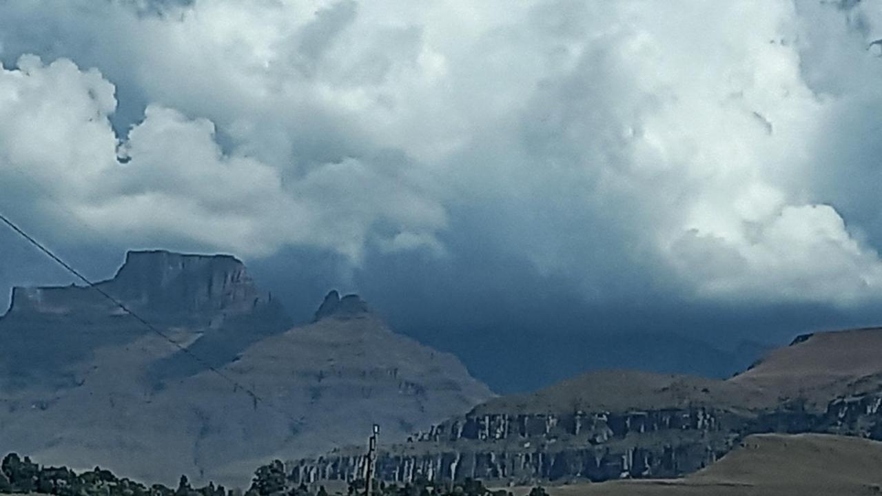 Misty Peaks Cloudlands * Bergview